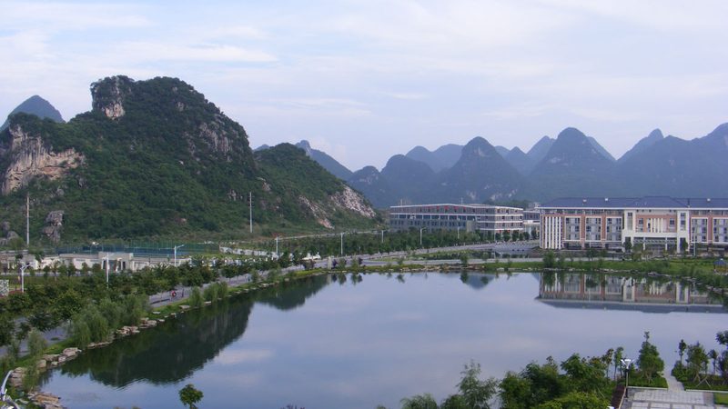 三极管8050与8550：贴片型号间的细微差别解析