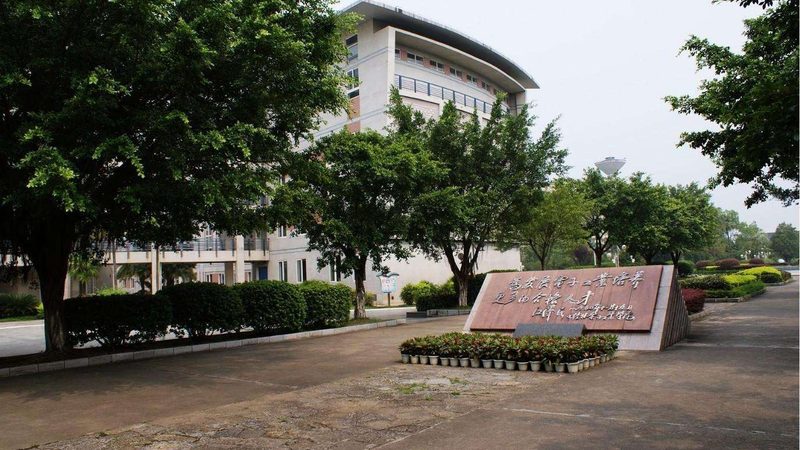 电子元件正品与散新：价格差异背后的真相